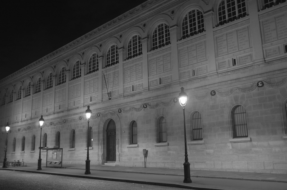 Bibliothèque Sainte-Geneviève (3216 visits) Paris by night