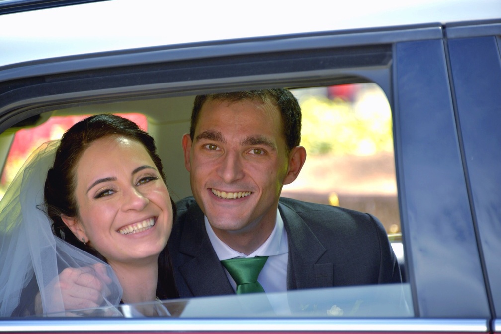 In the car (1411 visits) Wedding pictures | In the car