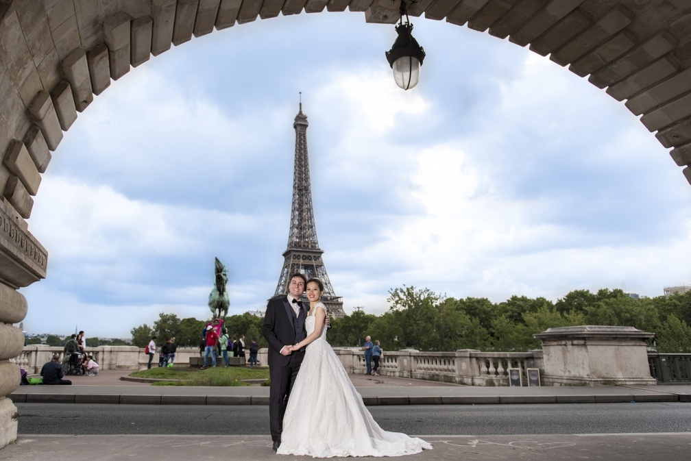 Paris archway (2531 visits) Wedding pictures | Paris archway