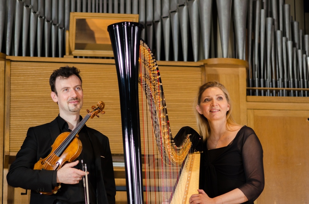 DSC 8435 (4249 visits) Duo Perpetuo | 
harpe & violon | 
Béatrice Guillermin, harpe |  
Frédéric Moreau, violon