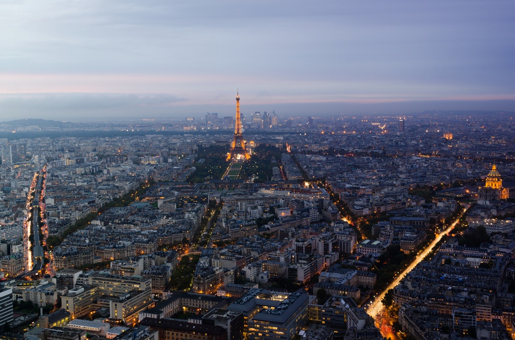 View from Montparnasse tower (4898 visits) Paris at dusk